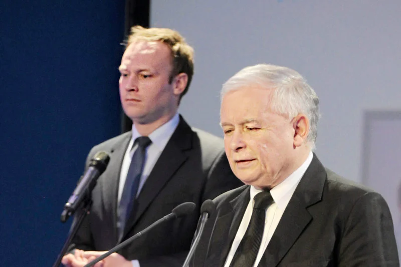 Poseł Marcin Mastalerek coraz częściej pojawia się wśród najbliższych ludzi prezesa PiS Jarosława Kaczyńskiego.