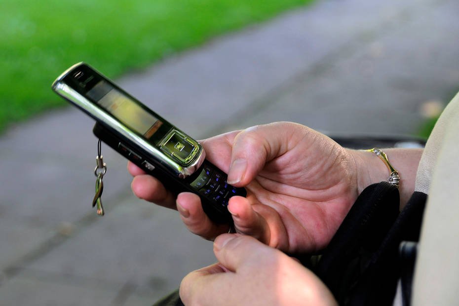 Od 1 lipca zapłacimy mniej za korzystanie z telefonu w roamingu