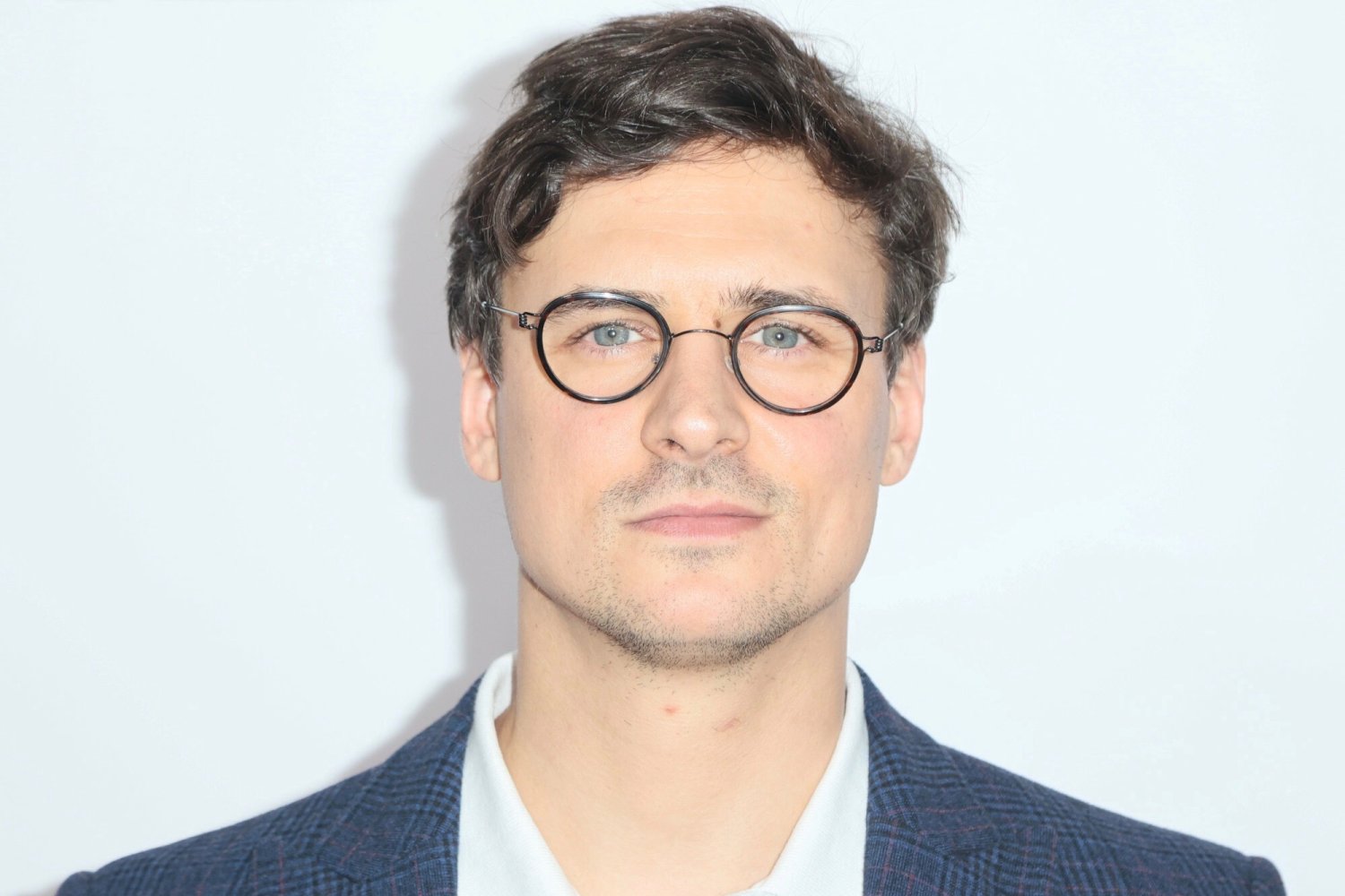 Mateusz Damięcki podczas premiery filmu "Milość na pierwszą stronę" w reżyserii Marii Sadowskiej.