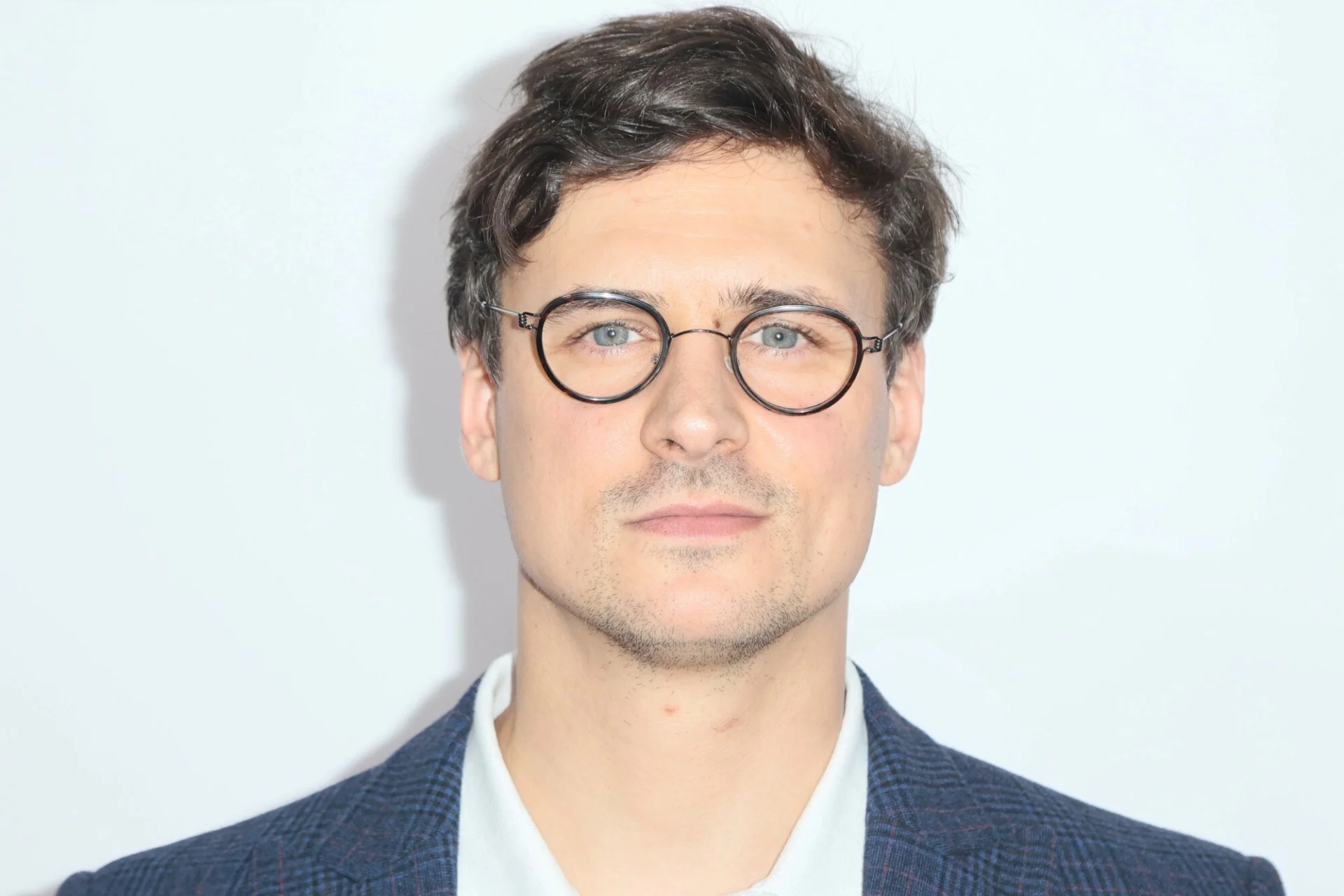 Mateusz Damięcki podczas premiery filmu "Milość na pierwszą stronę" w reżyserii Marii Sadowskiej.