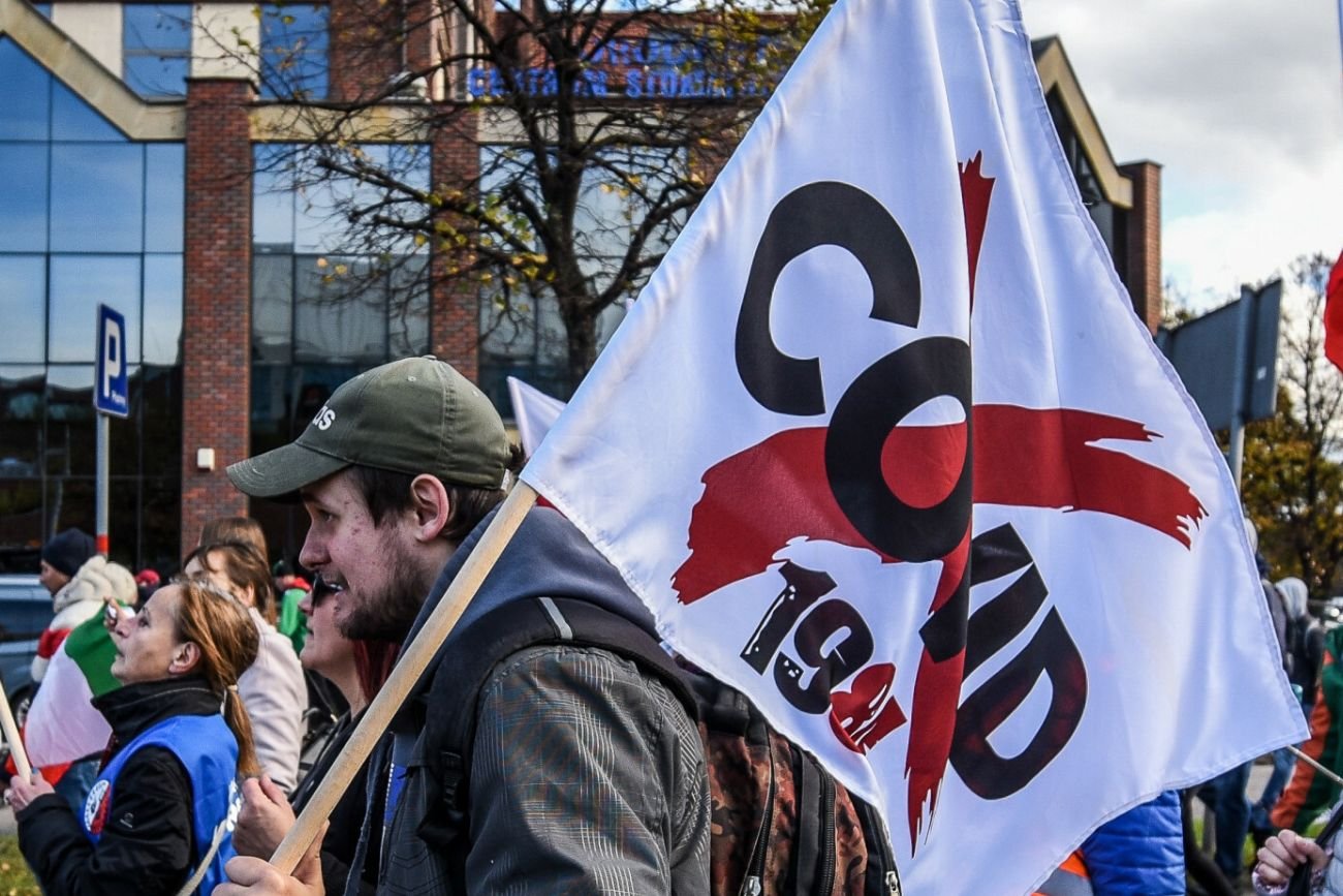 Nie żyje lider ruchu antyszczepionkowego w Austrii. Zmarł na COVID-19.