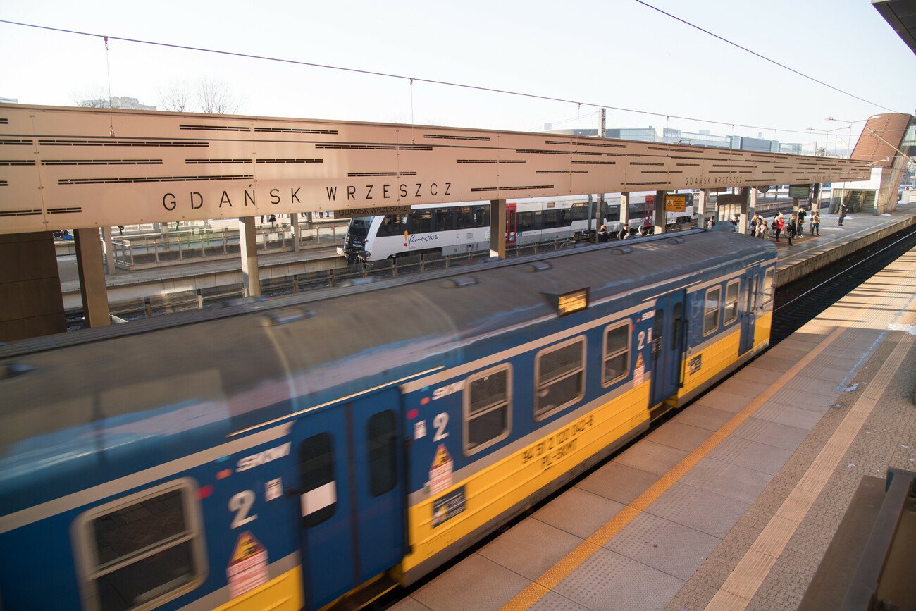 18-latek wszedł na słup wysokiego napięcia. Teraz walczy o życie.