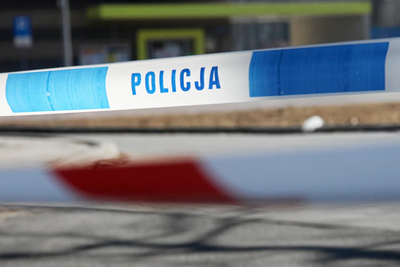 Kamieniec Ząbkowicki. Mężczyzna znalazł zwłoki noworodka w walizce.