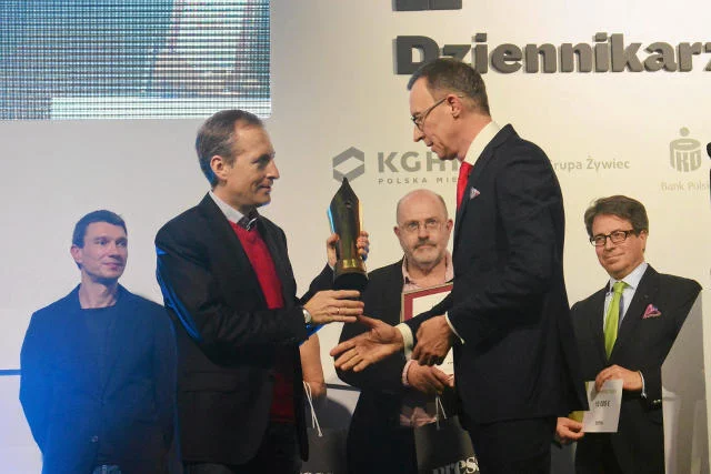 Konrad Piasecki odbiera Nagrodę Grand Press 2015