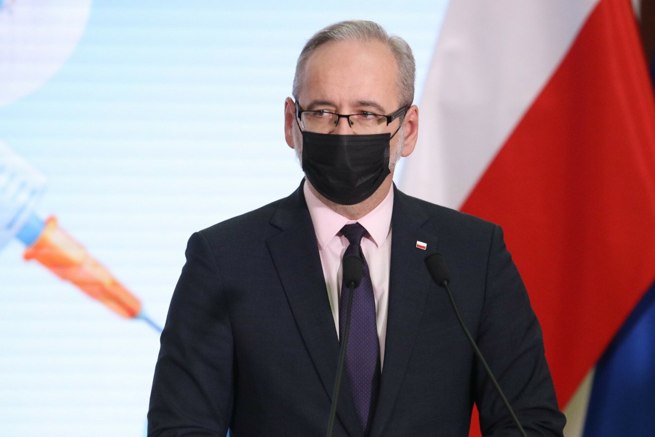 Wariant Omikron pojawił się w Europie. Niedzielski wydał nowe zalecenia GIS.