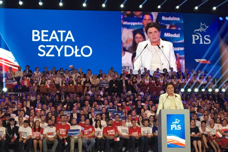 Beata Szydło miała dość niecodzienne priorytety podczas przemówienia.