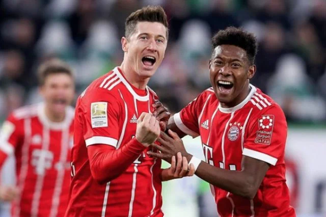 Robert Lewandowski prawdopodobnie kolejny sezon wystartuje w barwach Bayernu.