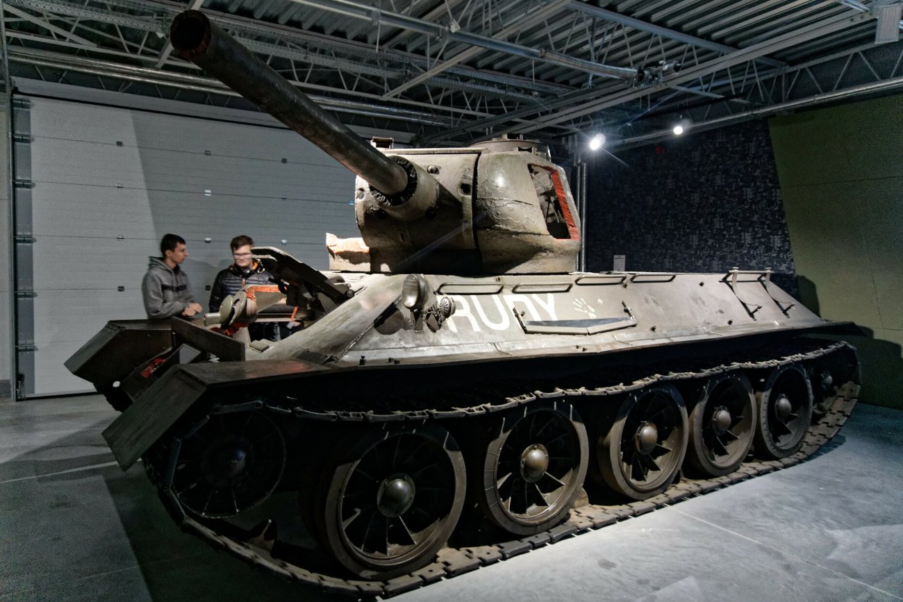 Tragiczny wypadek w Muzeum Broni Pancernej w Poznaniu. Nie żyje jeden z pracowników.