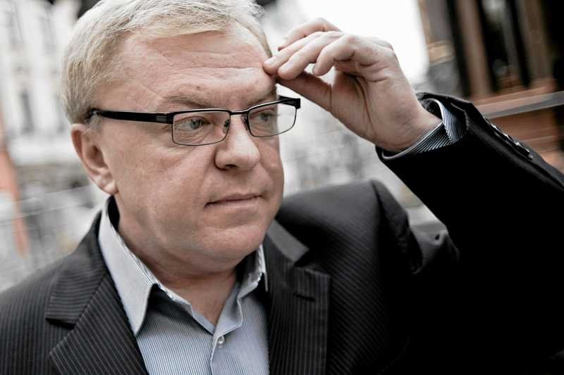 2009: Zbigniew Chlebowski był jedną z osób, która musiała zniknąć z polityki po tym, jak ujawniono tzw. aferę hazardową, czyli manipulacje przy nowelizacji ustawy o grach i zakładach wzajemnych z 1992 roku.