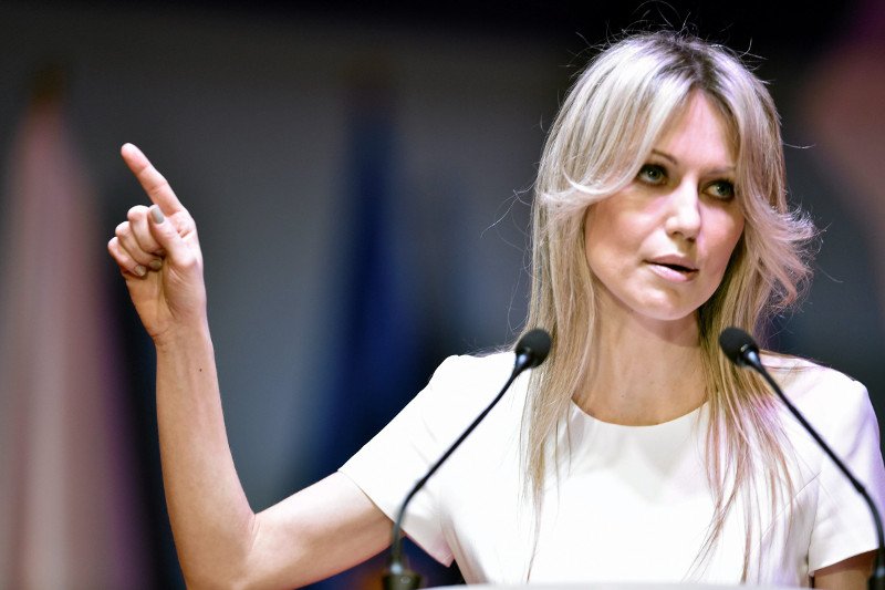 Magdalena Ogórek nadal nie odpowiada na pytania dziennikarzy i prowadzi milczącą kampanię wyborczą.