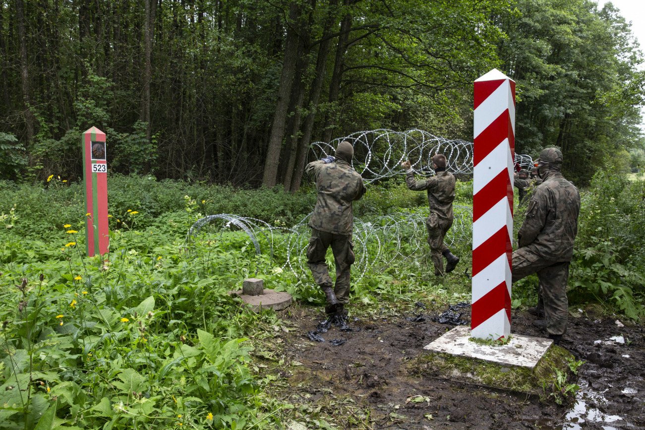 Somalijki z polsko-białoruskiej granicy. Kobiety trafiły do placówki straży.