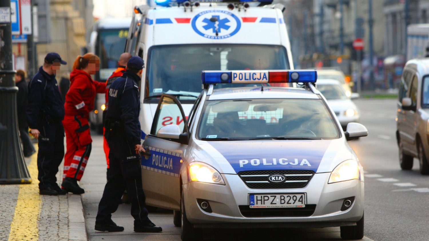 policja i karetka w Warszawie
