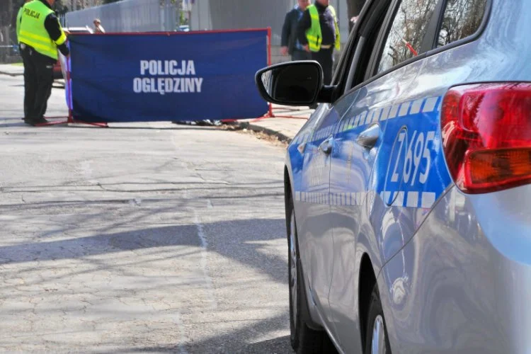 Wypadek w Lubinie. Kierowca samochodu wjechał w ludzi na przejściu dla pieszych.