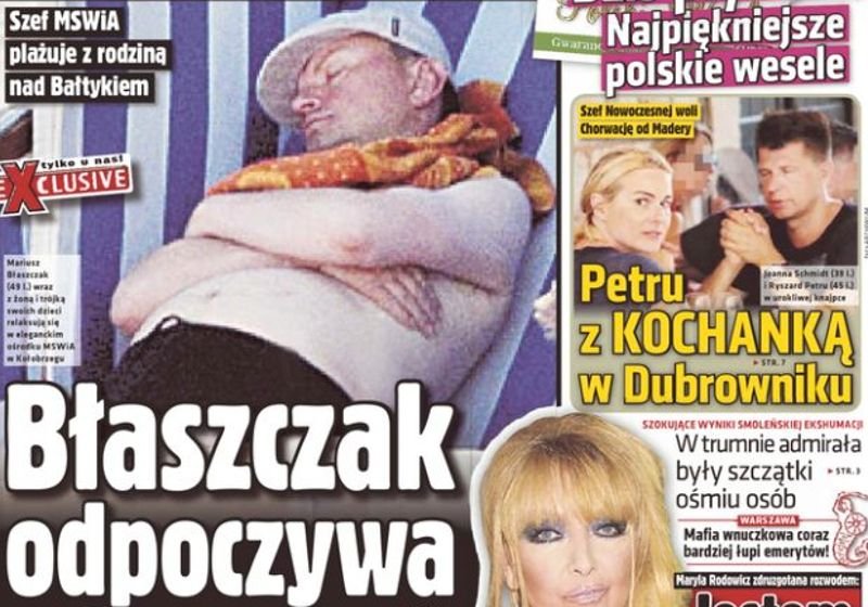 "Super Express" przyłapał szefa MSWiA na wakacjach.