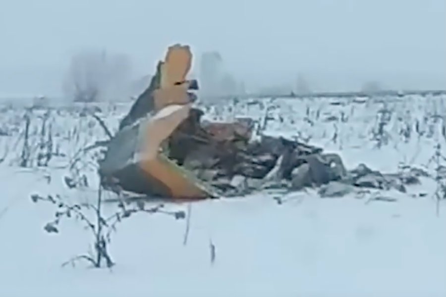 Rosyjski samolot rozbił się tuż po starcie z moskiewskiego lotniska. Na pokładzie było 71 osób.