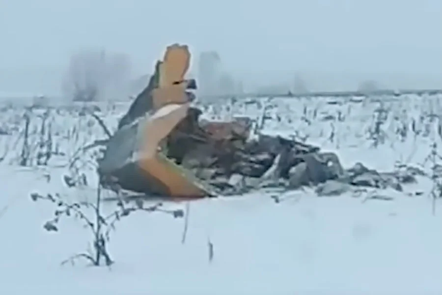 Rosyjski samolot rozbił się tuż po starcie z moskiewskiego lotniska. Na pokładzie było 71 osób.