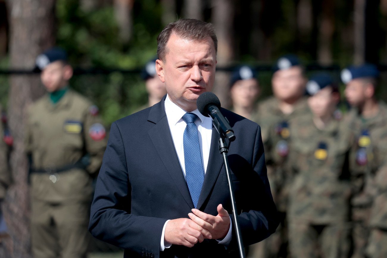 Mariusz Błaszczak odtajnił Plan Warta. Rzecznik zapowiedział złożenie wniosku o ukaranie ministra obrony narodowej.