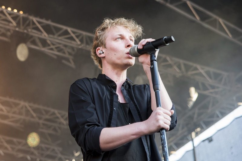 Muzykowi urodzi się syn.