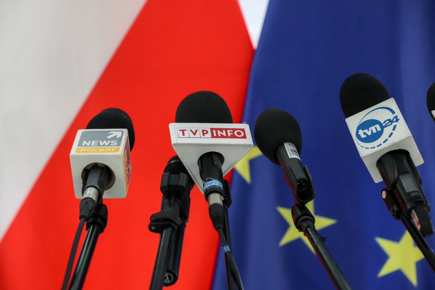 Niektóre prawicowe media bardzo szybko opublikowały teksty o materiałach PK.