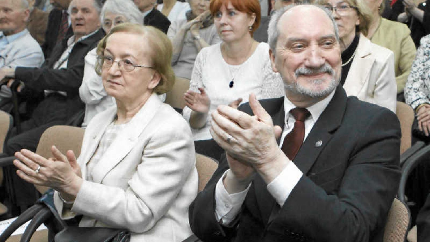 Żona Antoniego Macierewicza, Hanna przez działalność swojego męża trafiła w światło kamer.