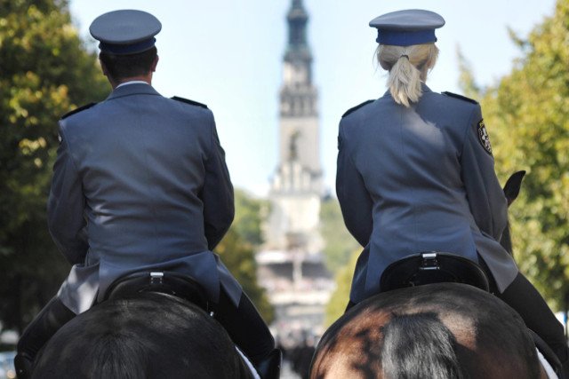 Prawo do przechodzenia na wcześniejszą emeryturę mają m.in. policjanci