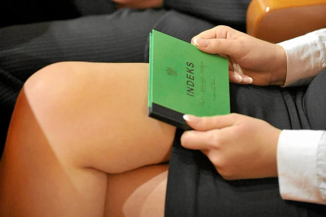 Za 250 złotych studenci mogli otrzymać wpis poświadczający o zaliczeniu egzaminu