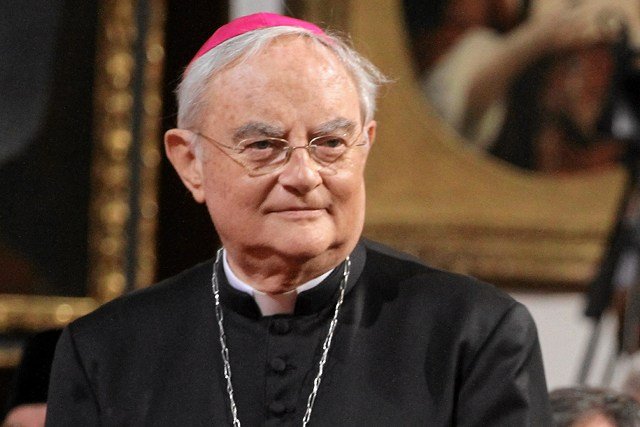 "Nasz Dziennik" przekonuje, że abp Henryk Hoser został osaczony przez dziennikarzy TVN