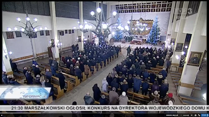 Zdjęcia TVP z wczorajszej mszy w starachowickim kościele z udziałem prezesa PiS.