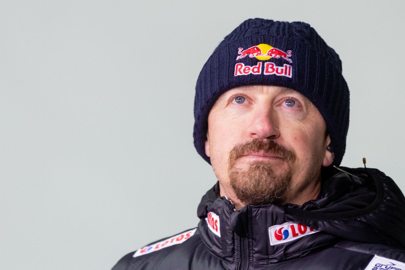 Adam Małysz po sobotnim konkursie w Engelbergu nie gryzł się w język, oceniając występy Biało-Czerwonych w PŚ.