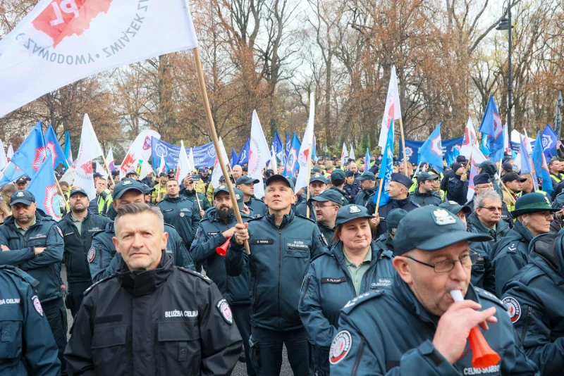 Protest policji w Warszawie. Policjanci stawiają warunki