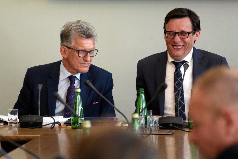 Poseł Marek Ast zastąpił Stanisława Piotrowicza na stanowisku przewodniczącego sejmowej komisji sprawiedliwości.