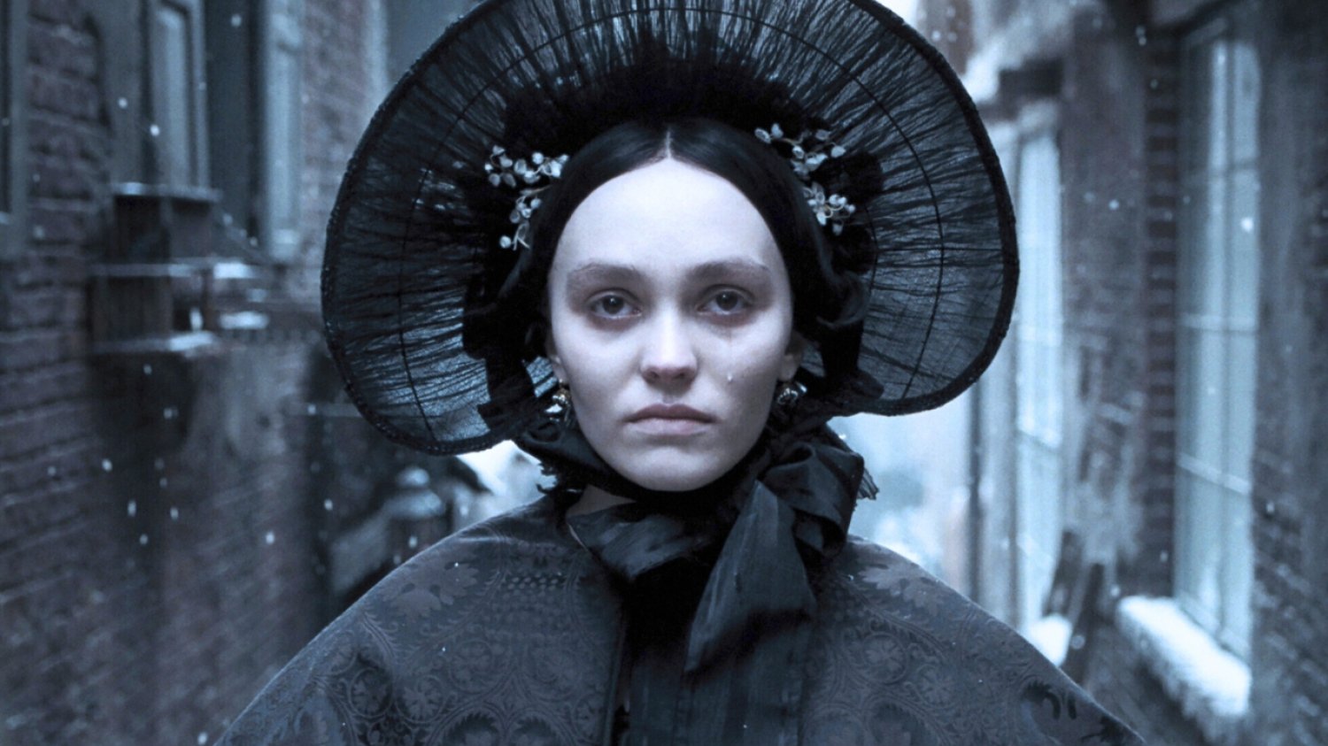 Widziałam nowego "Nosferatu". Ten romans grozy jest piękną kopią "Drakuli" Recenzja filmu "Nosferatu" Roberta Eggersa. Lily-Rose Depp ma talent