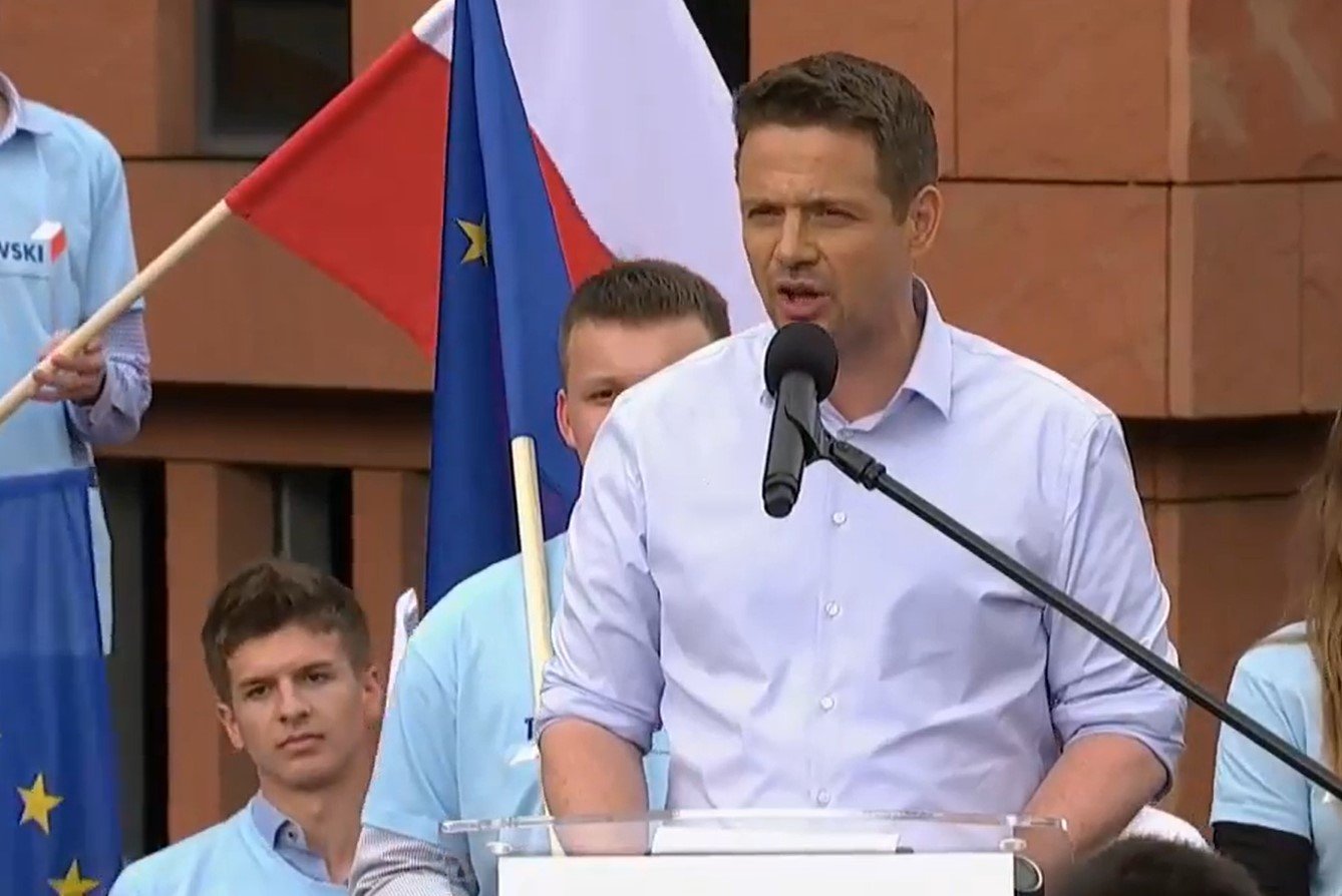 Rafał Trzaskowski pytał w Bydgoszczy, po co prezydent Duda leci do USA na finiszu kampanii wyborczej.