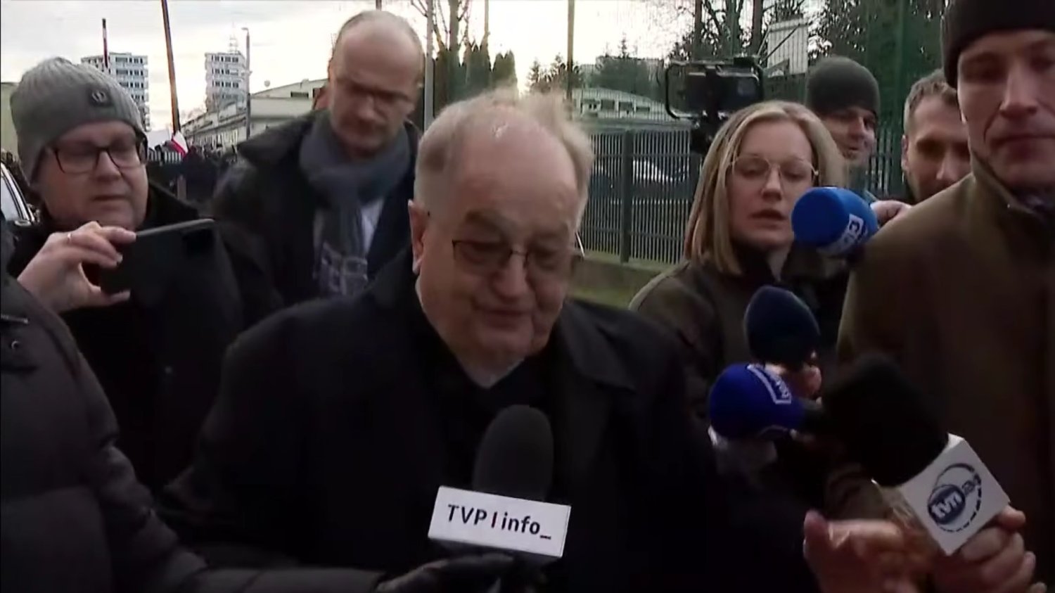 O. Tadeusz Rydzyk wejściem do prokuratury.