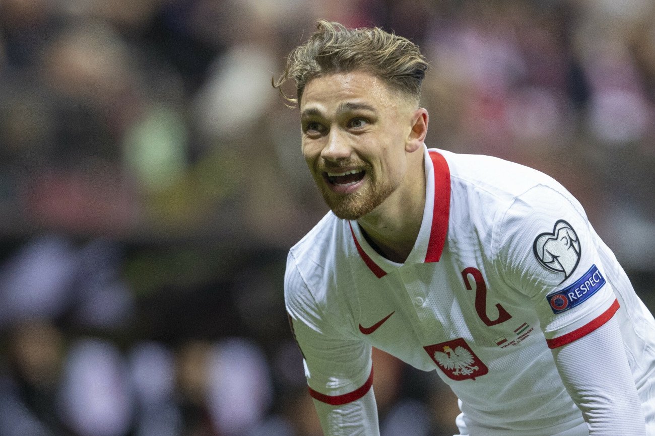 Matty Cash i jego koledzy zaliczyli kolejny spadek w rankingu FIFA. Wpadki takie jak z Węgrami nie pomagają Polakom.