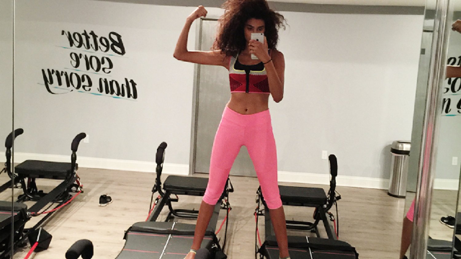 Modelka Imaan Hammam na siłowni.