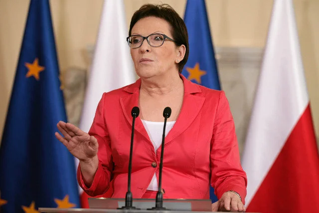 Ewa Kopacz rozważa rekonstrukcję rządu i wymianę starszych ministrów na młodszych. Wszystko po to, by zdobyć sympatię młodych wyborców.