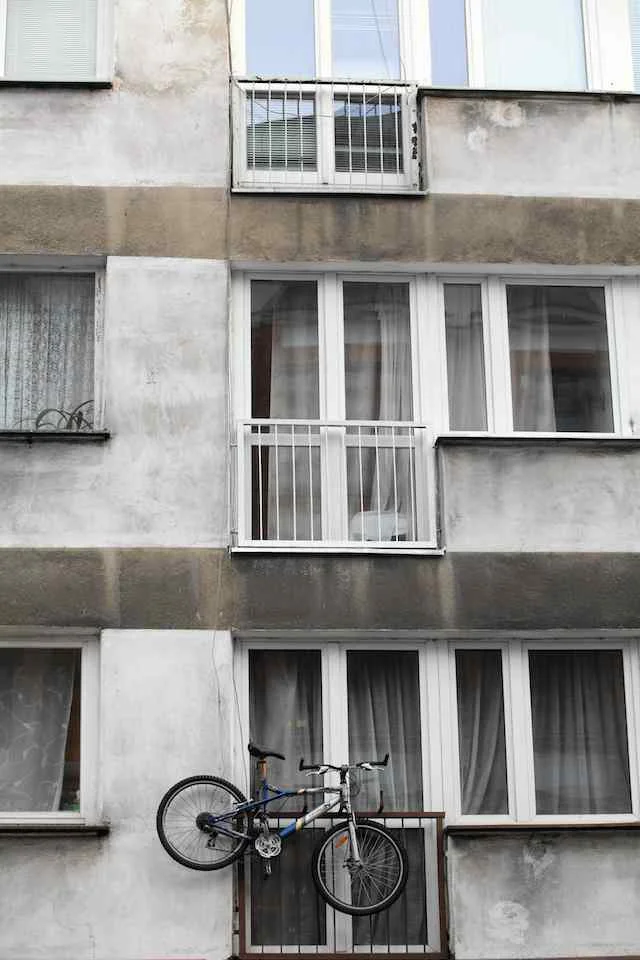 Kupno mieszkania to ważna decyzja. Każda przestrzeń, która się w nim znajdzie, musi nam dobrze służyć. Także balkon czy taras. Grunt... to się nie rozczarować.