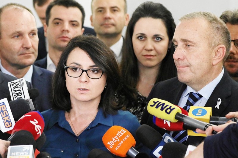 Grzegorz Schetyna wreszcie skusił Kamilę Gasiuk-Pihowicz