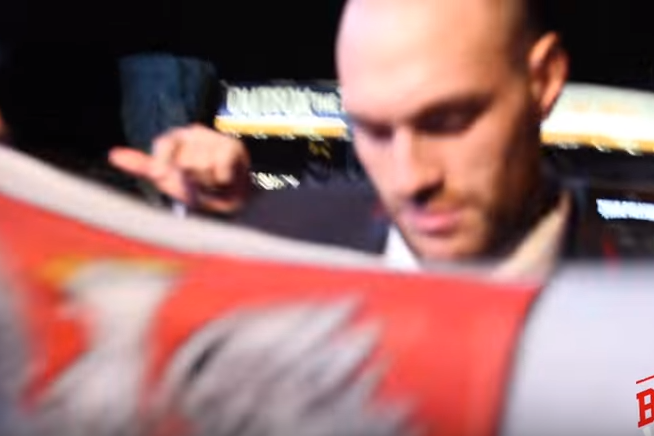 Tyson Fury pokazał zupełnie inną twarz - rozbawiony, uśmiechnięty i pełen szacunku.