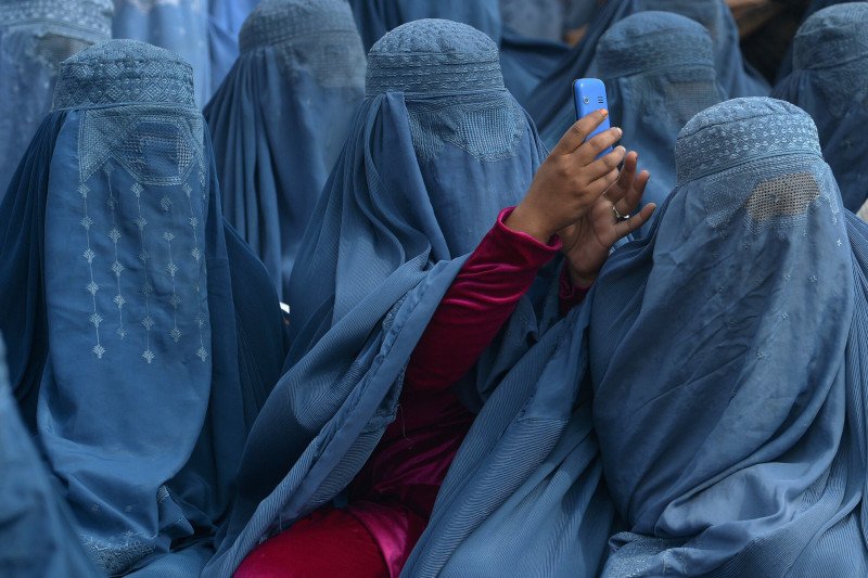 Afganki w miejscach publicznych muszą mieć całkowicie zakryte ciała. Talibowie wprowadzili dekret