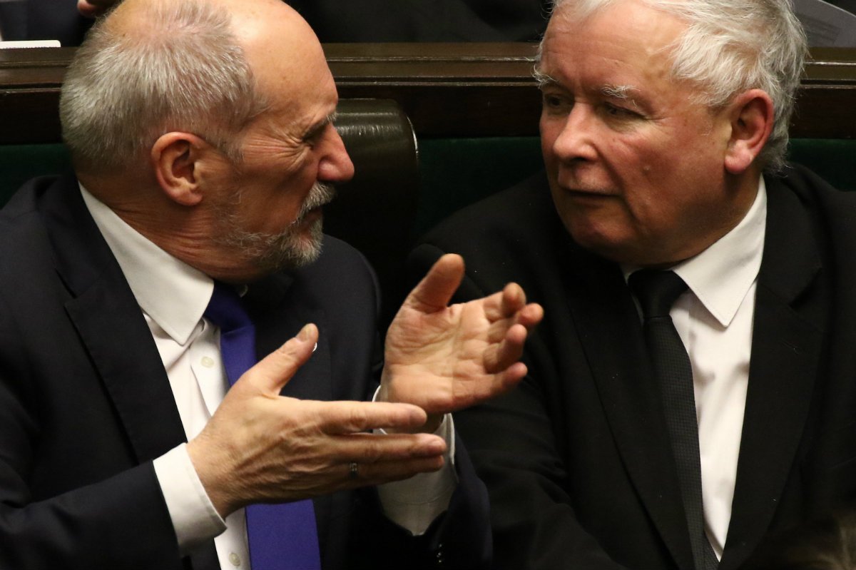 Antoni Macierewicz ma mobilizować najtwardszy elektorat PiS w kampanii wyborczej. Takie zdanie zlecił mu według "Wprost" Jarosław Kaczyński.