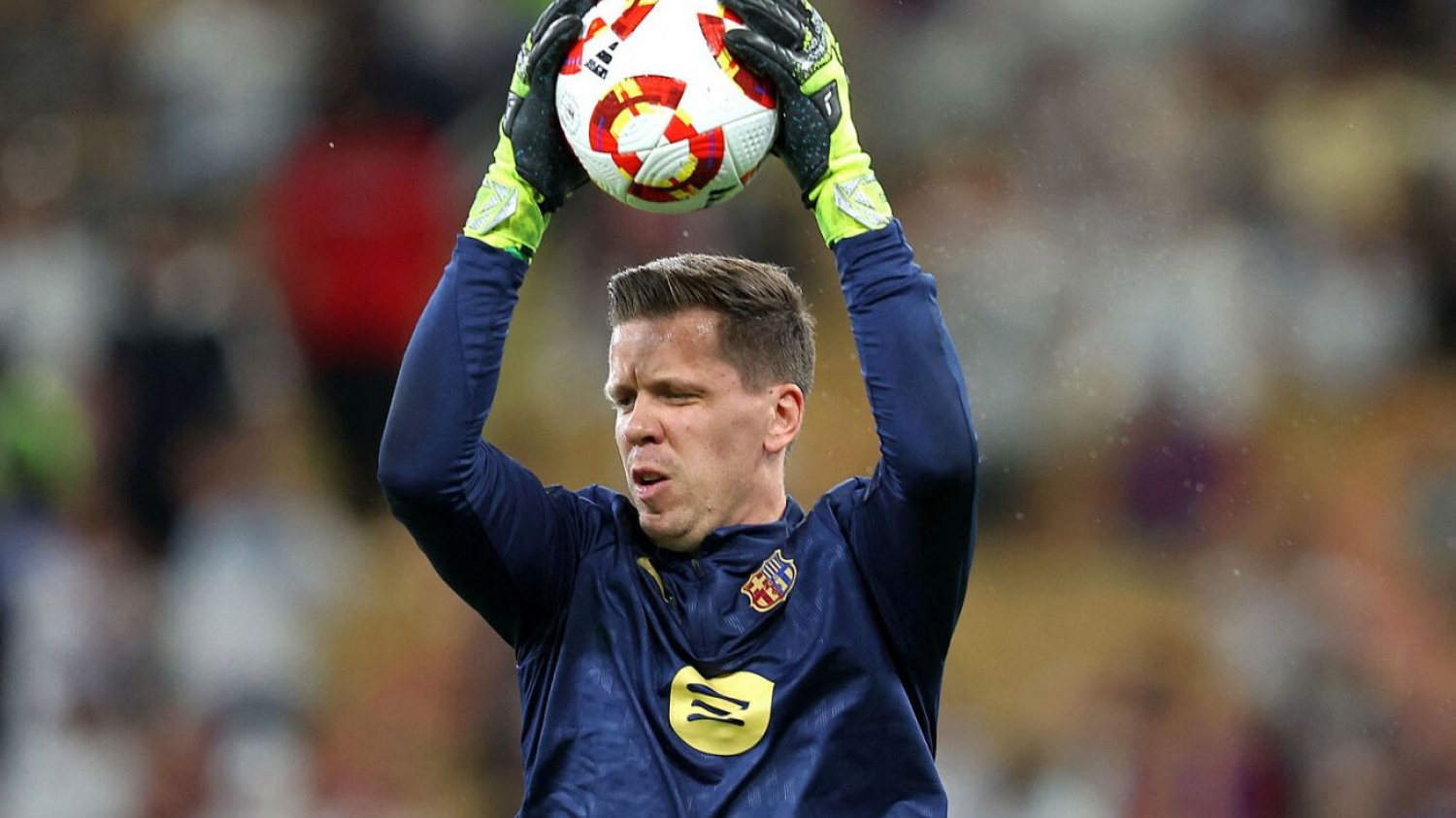 Wojciech Szczęsny wyleciał z boiska w El Clasico. Dostał czerwoną kartkę za faul na Mbappe