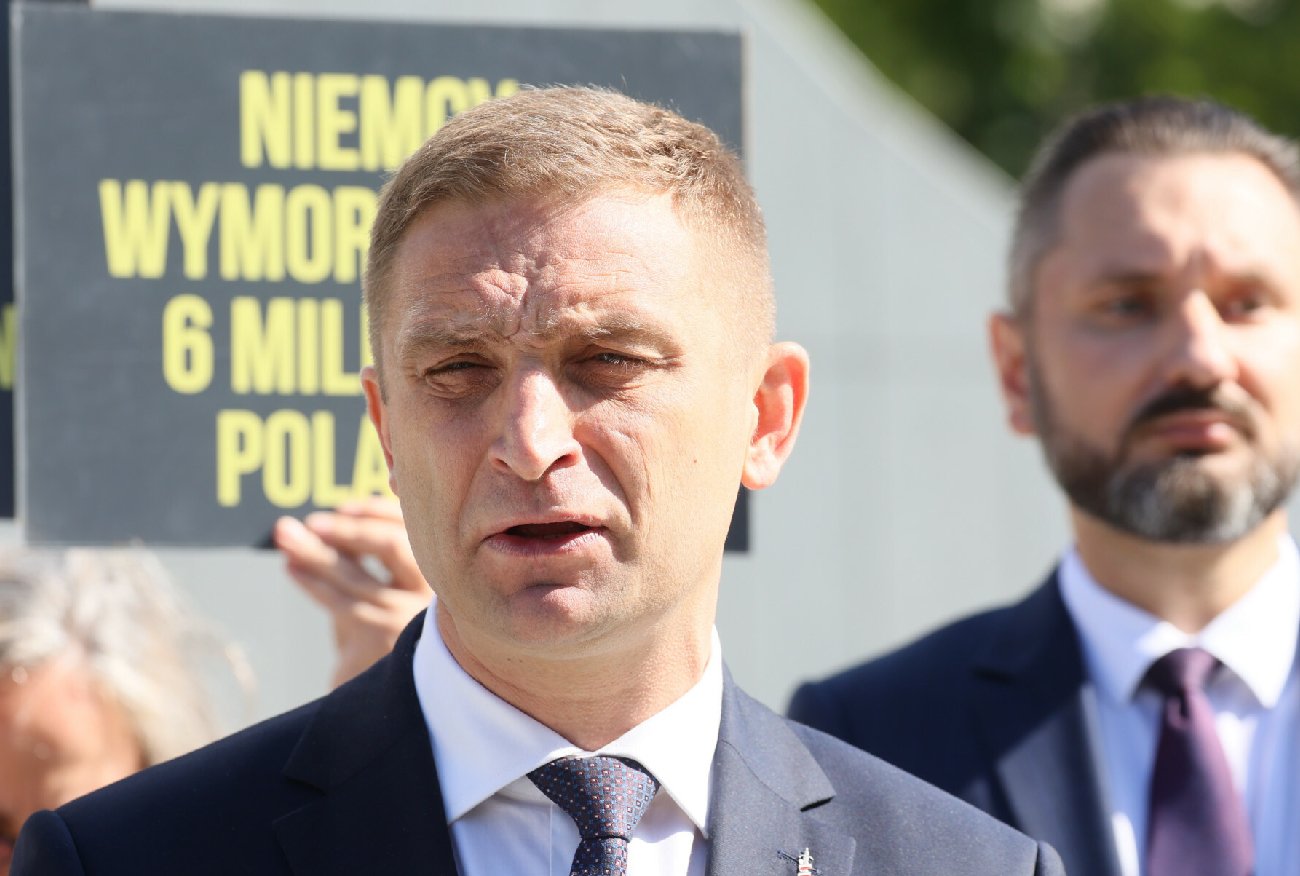 Tak PiS chce zaskoczyć Mentzena. Kaczyński wystawi Bąkiewicza do Sejmu?