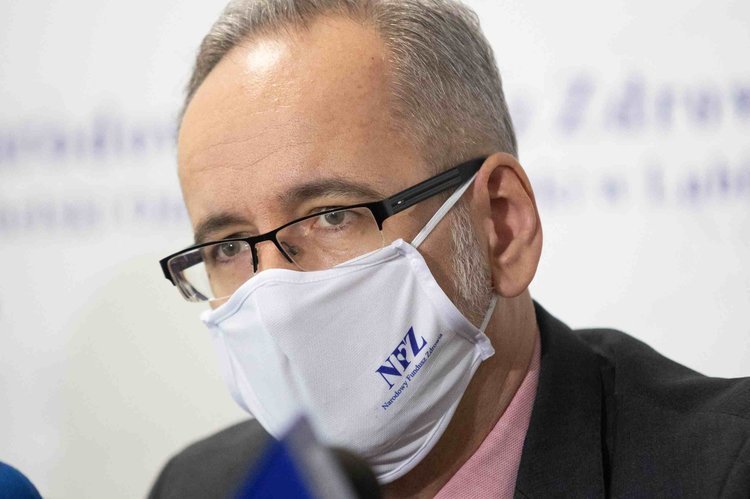 Minister zdrowia Adam Niedzielski mówi, że mamy do czynienia z eskalacją pandemii koronawirusa.