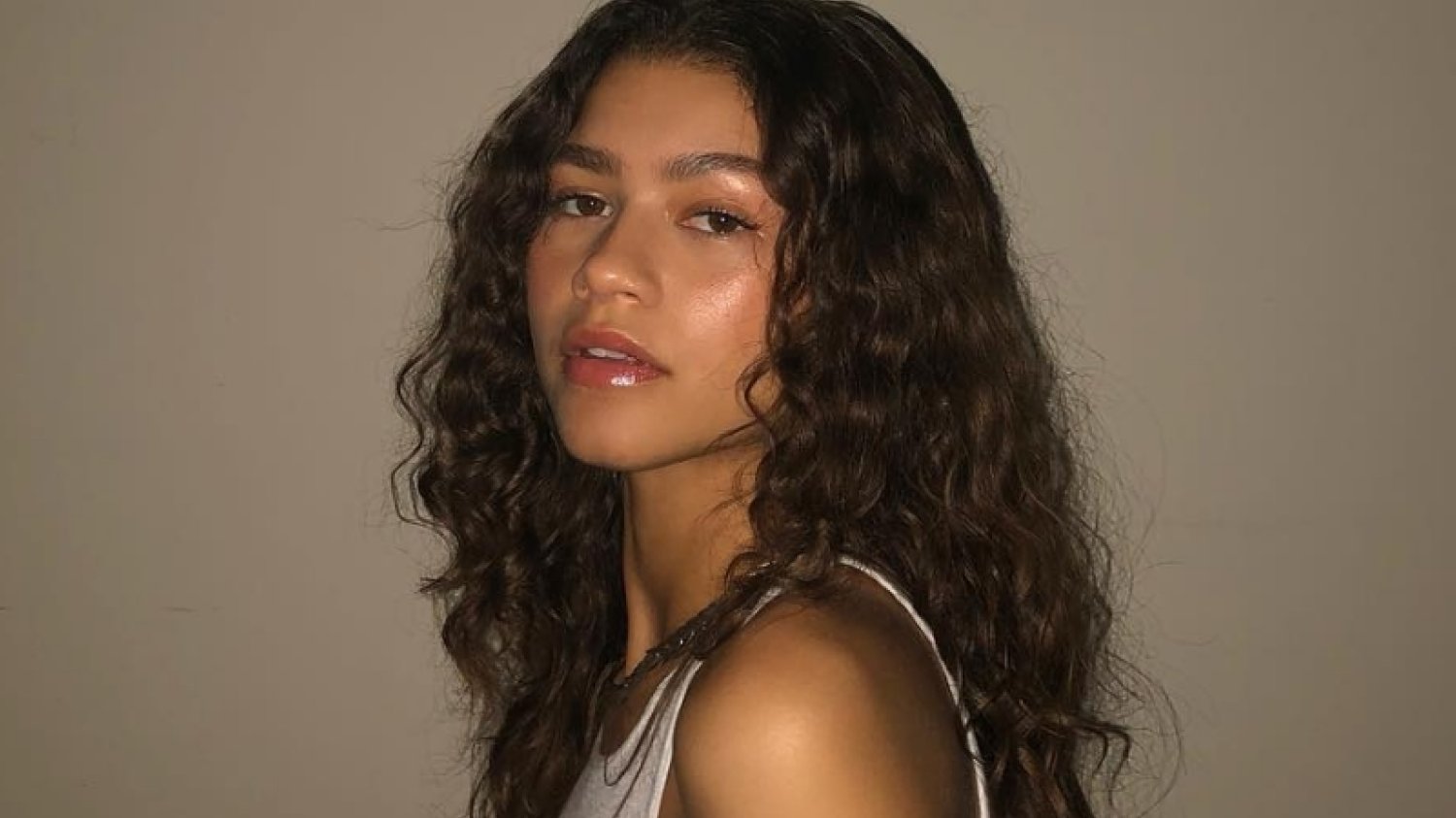 Zendaya została najmłodszą laureatką nagrody Emmy za rolę Rue w serialu "Euforia". Zendaya została najmłodszą laureatką nagrody Emmy za rolę Rue w serialu "Euforia".