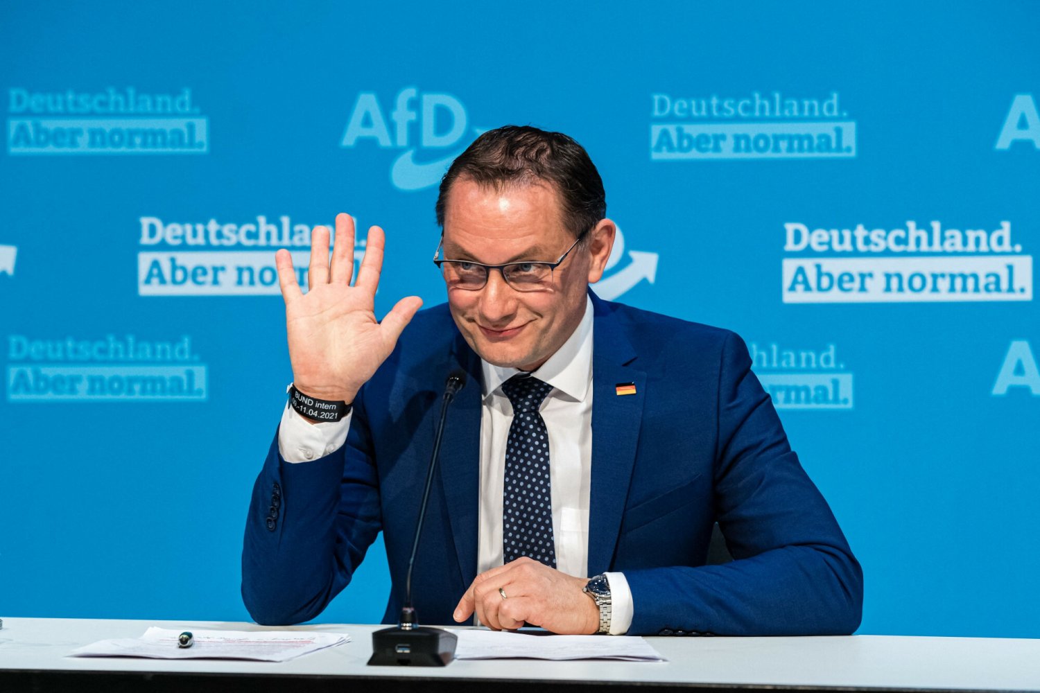 Lider AfD Tino Chrupalla ma powody do świętowania.