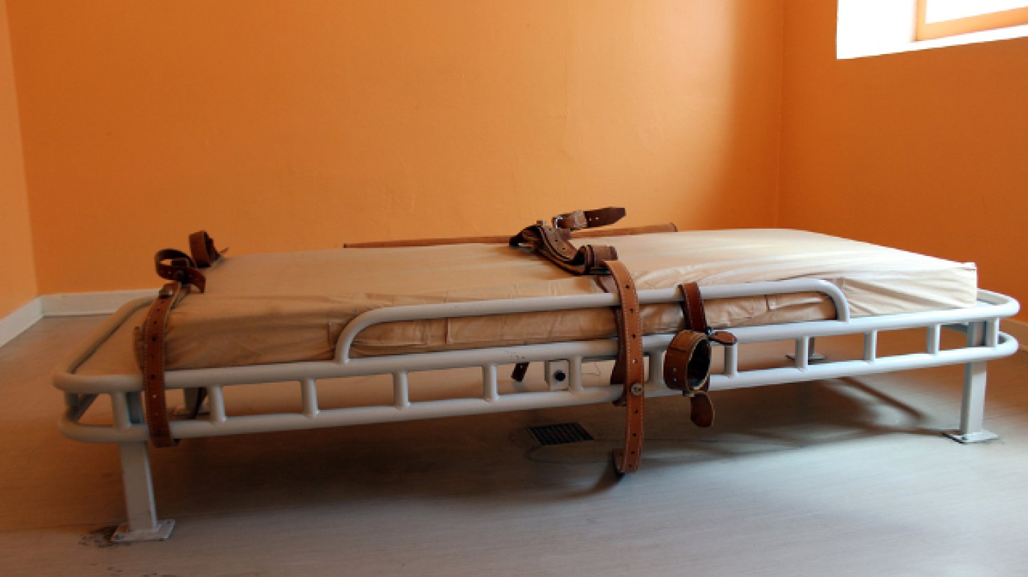 Ksiądz z Małopolski oskarża biskupa, że ten zamknął go w szpitalu psychiatrycznym.