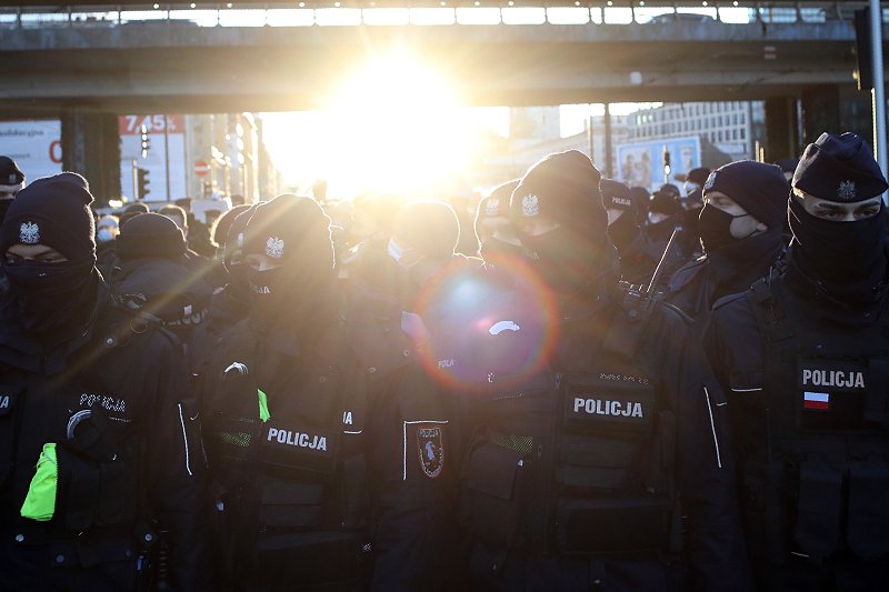 Z okazji Dnia Kobiet na ulice Warszawy wrócił Strajk Kobiet. Z okazji Dnia Kobiet na ulice Warszawy wrócił Strajk Kobiet