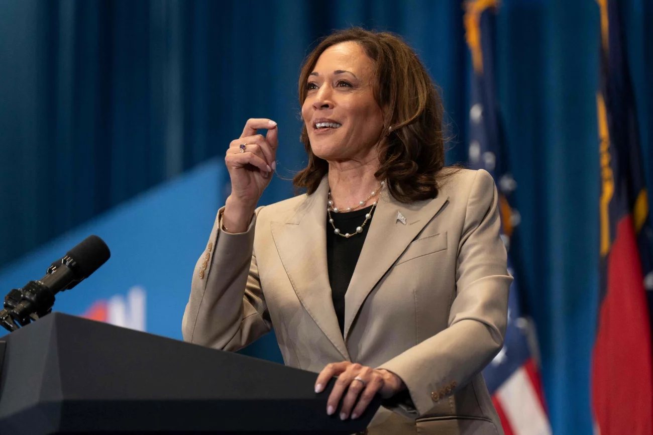 Kamala Harris podczas spotkania wyborczego w Karolinie Północnej (18 lipca). Kamala Harris podczas spotkania wyborczego w Karolinie Północnej (18 lipca).